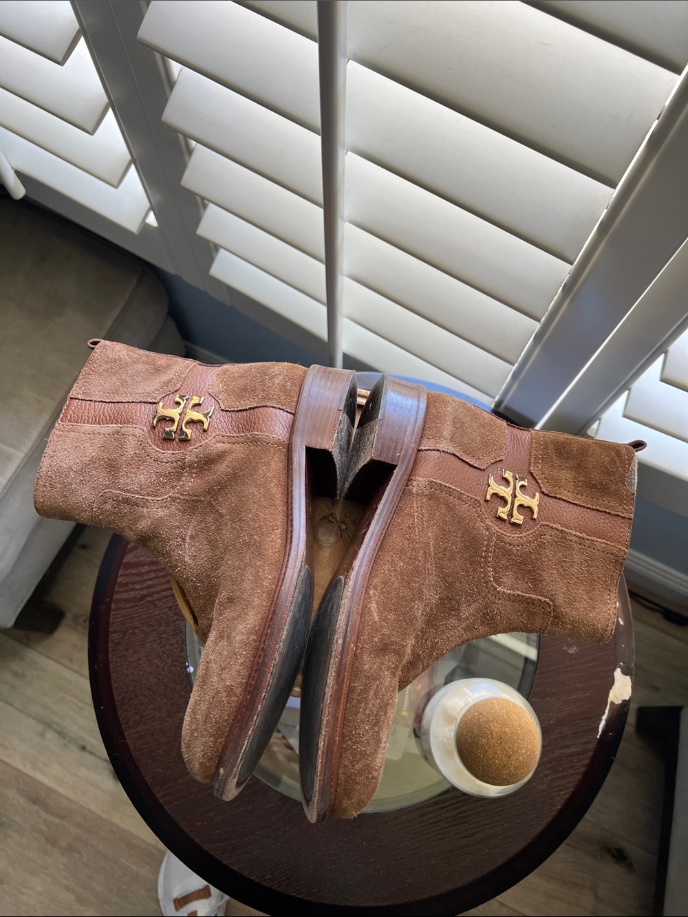 🛑1 hour sale. Tory Burch, 8.5, Chestnut Suede Tory Logo Ankle Boots - Picture 10 of 12